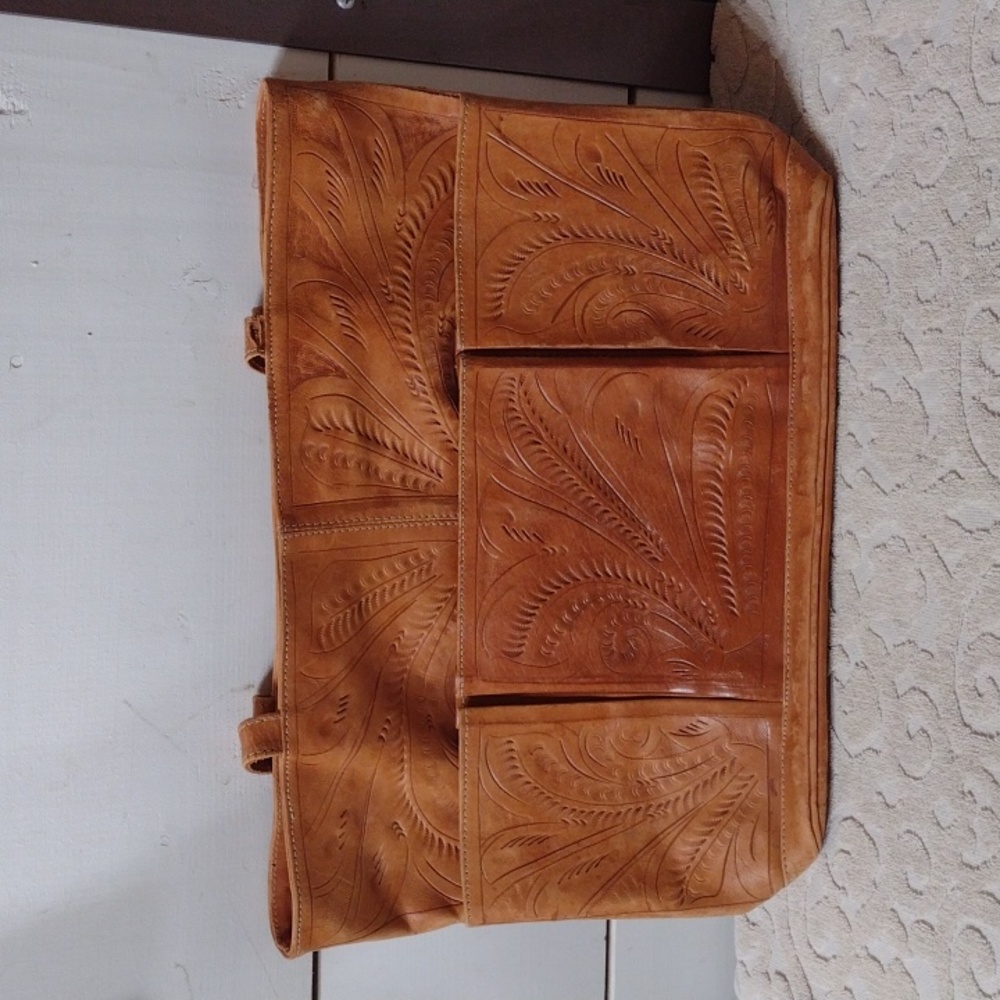 Leaders in Leather tote bag